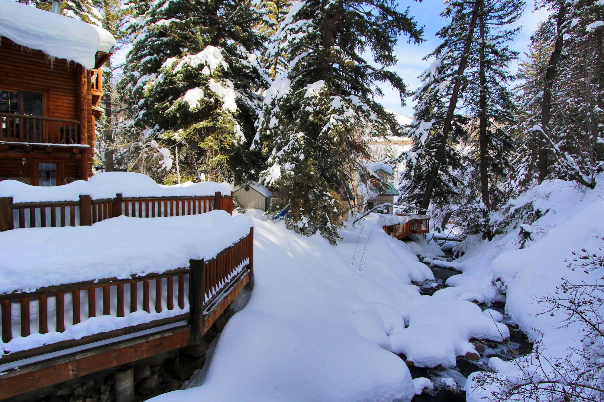 Log Cabin On The Stream Sundance Εξωτερικό φωτογραφία