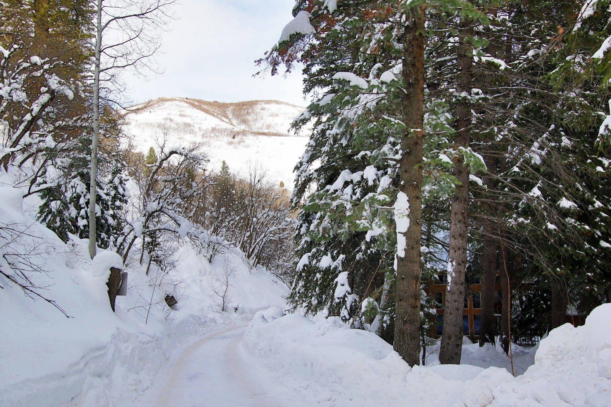 Log Cabin On The Stream Sundance Εξωτερικό φωτογραφία